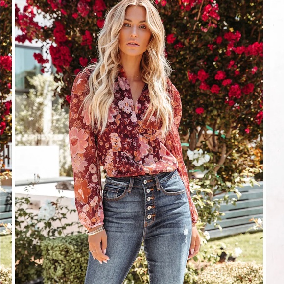 Vici floral top - Picture 2 of 4